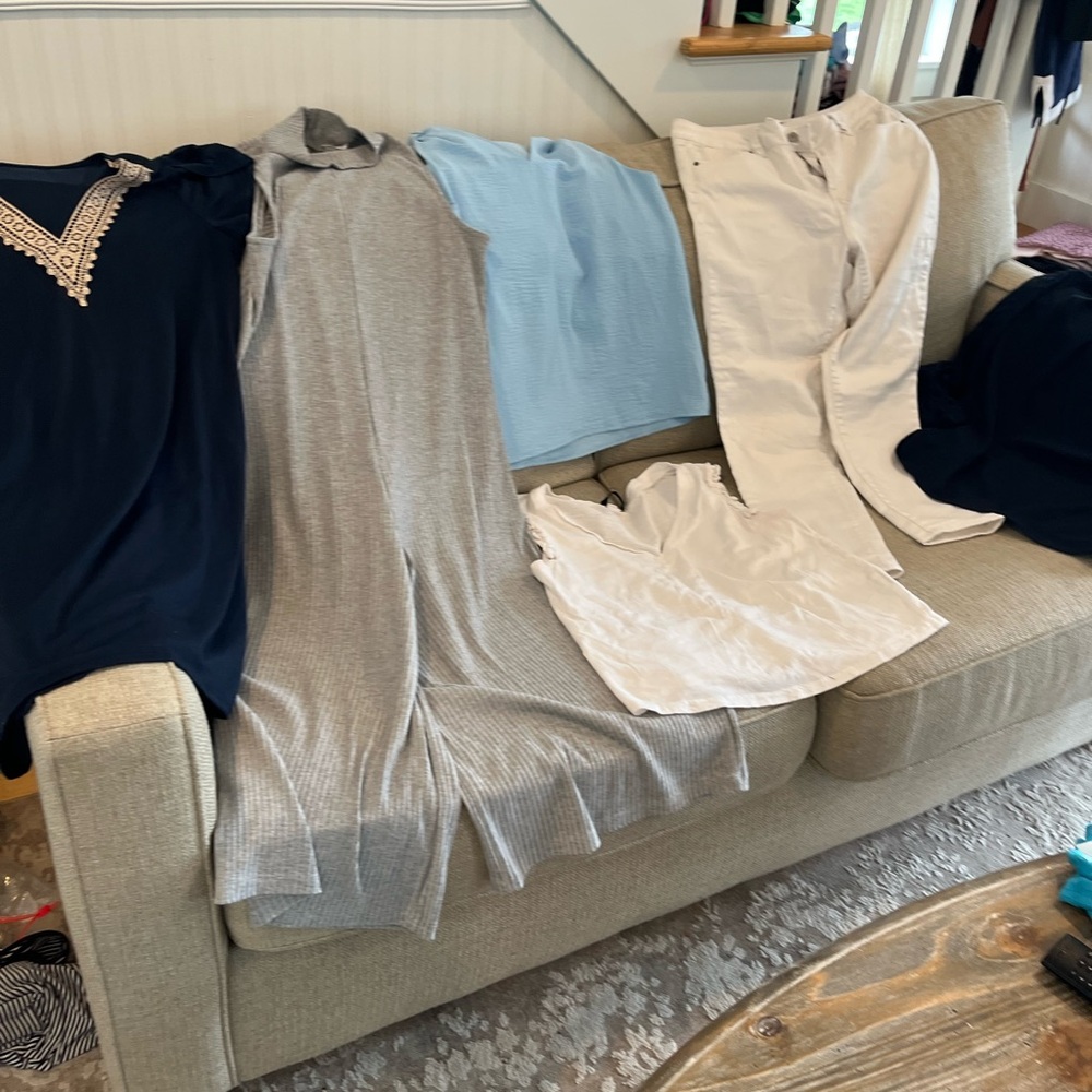 VENUS Light Gray Ribbed Mock Neck Top and Lot of Clothes Size M